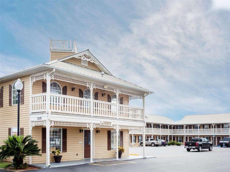 Super 8 By Wyndham Foley Motel Eksteriør billede